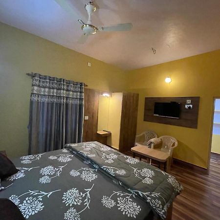 Hotel Lake Queen Rambha Exterior photo
